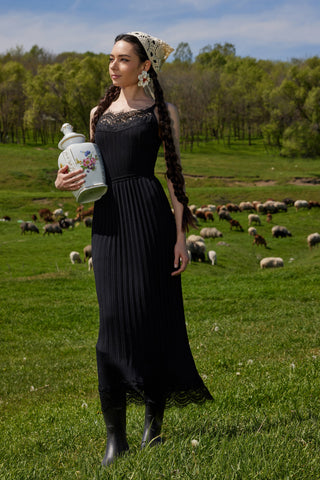 Guipure Elegance Dress