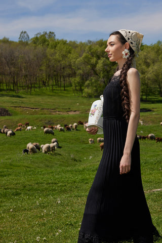 Guipure Elegance Dress